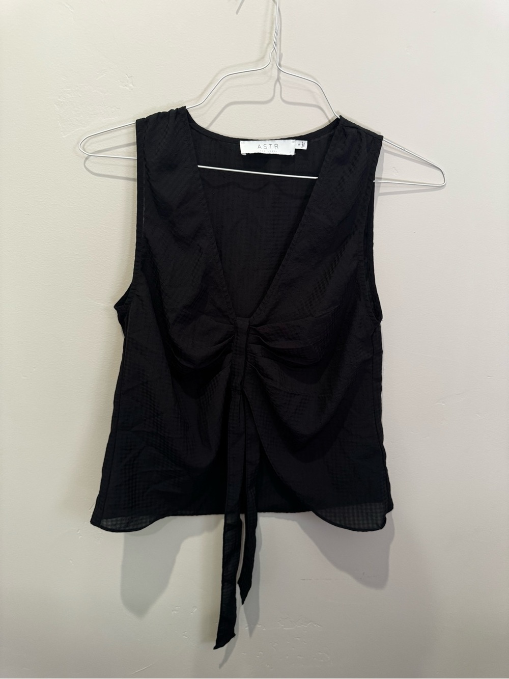 ASTR Black Tie-Front V-Neck Sleeveless Camisole